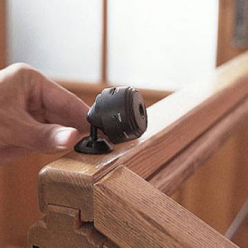 Camrix Pro umiestnená na magnetickom držiaku